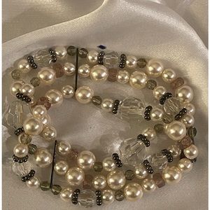 Gorgeous Vintage Looking COOKIE LEE PEARL & BEAD BRACELET